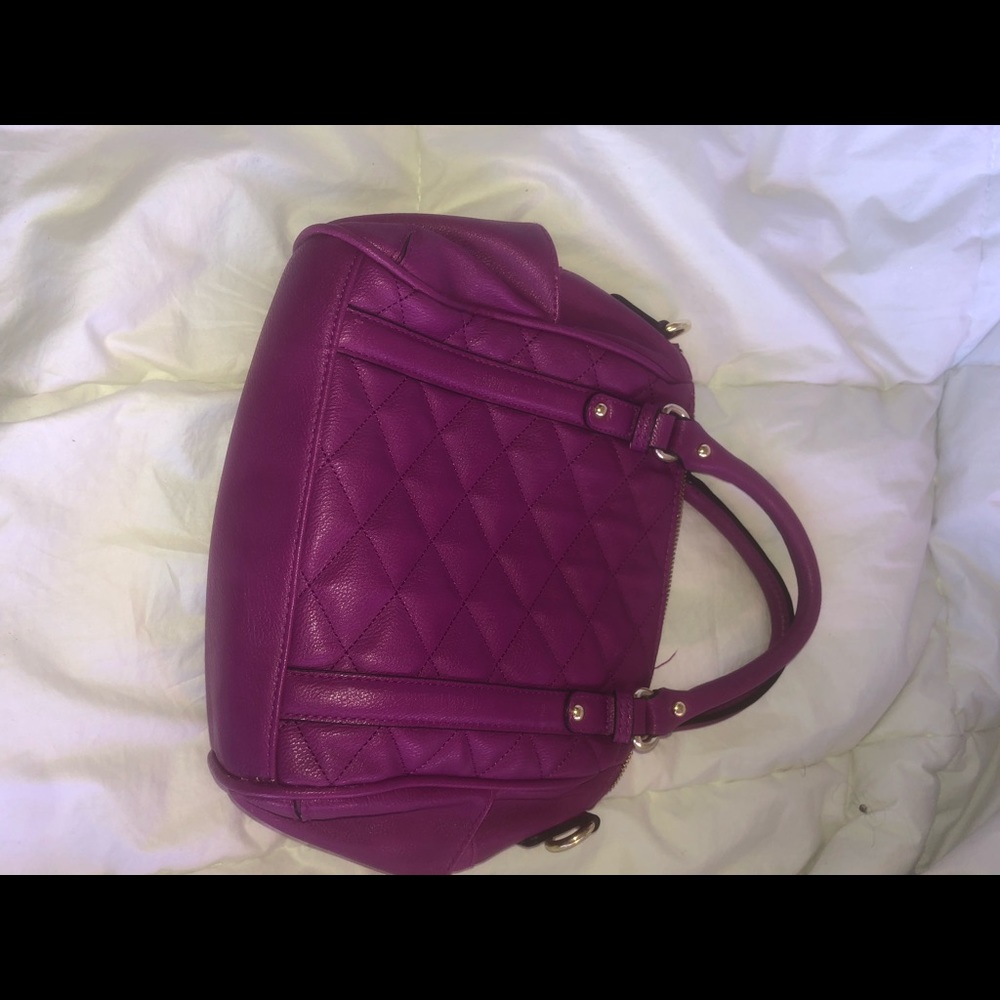 Handbag - Picture 2 of 3